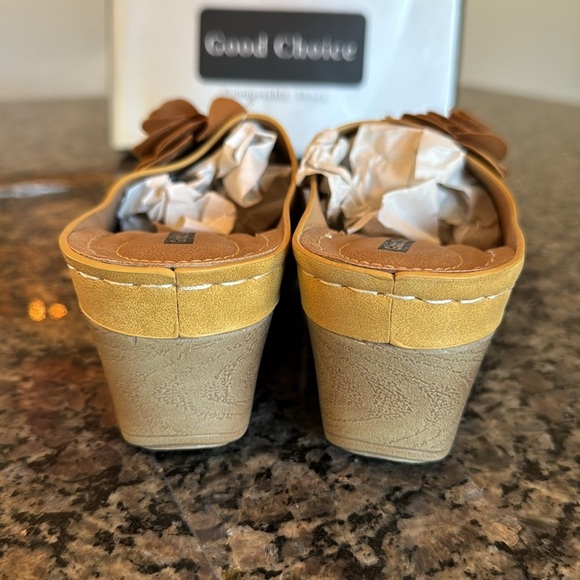 Good Choice Tokyo wedge flower sandal NIB 7.5 - Picture 9 of 10